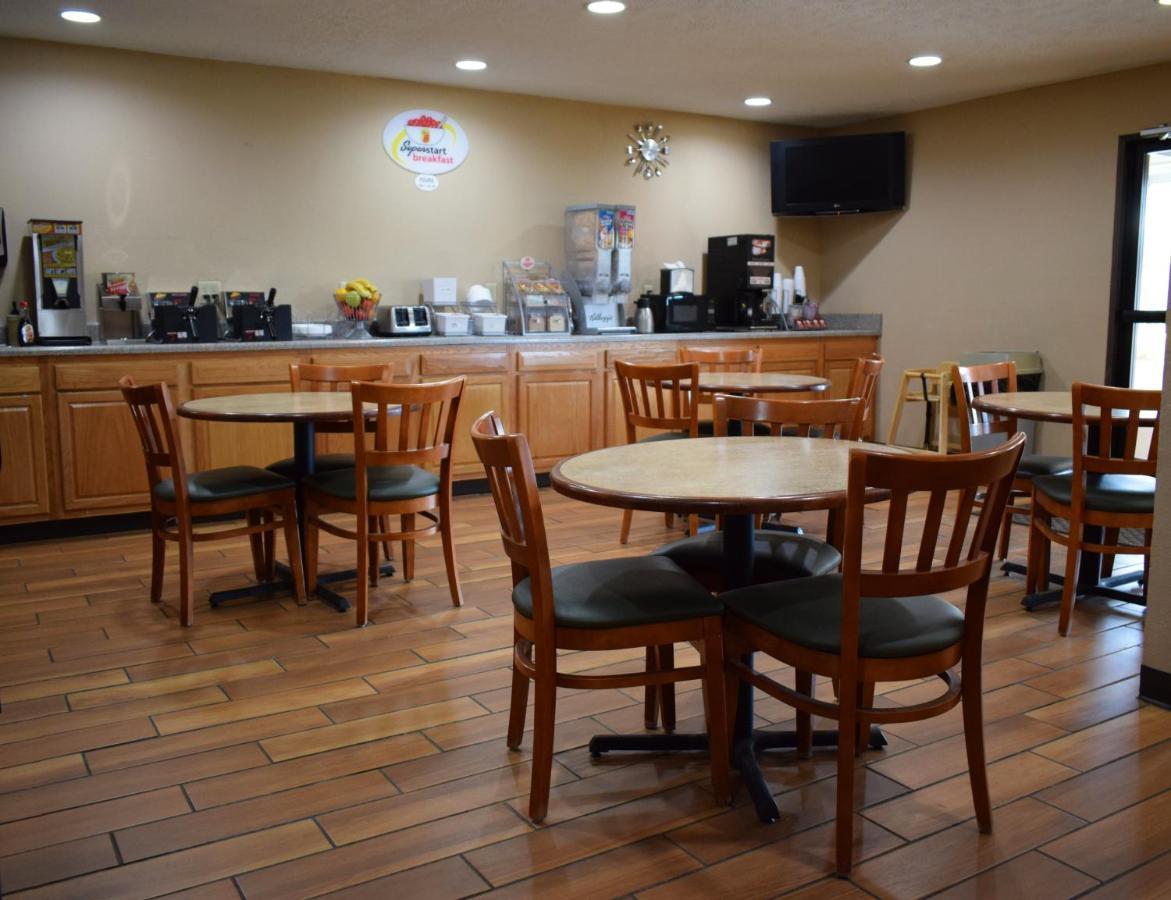 Super 8 By Wyndham Fort Chiswell Wytheville Area Max Meadows Eksteriør bilde