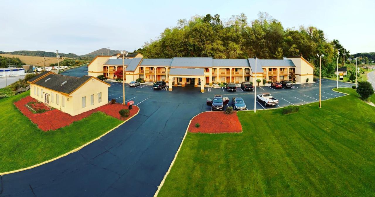 Super 8 By Wyndham Fort Chiswell Wytheville Area Max Meadows Eksteriør bilde