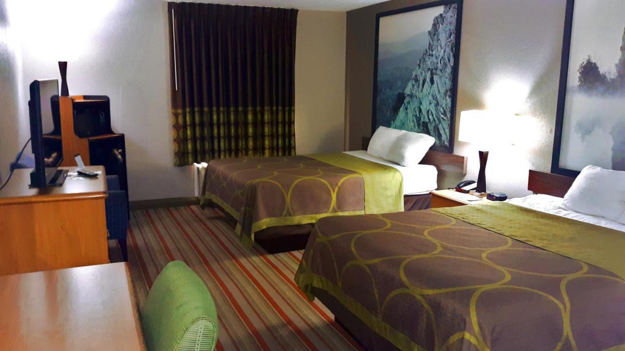 Super 8 By Wyndham Fort Chiswell Wytheville Area Max Meadows Eksteriør bilde