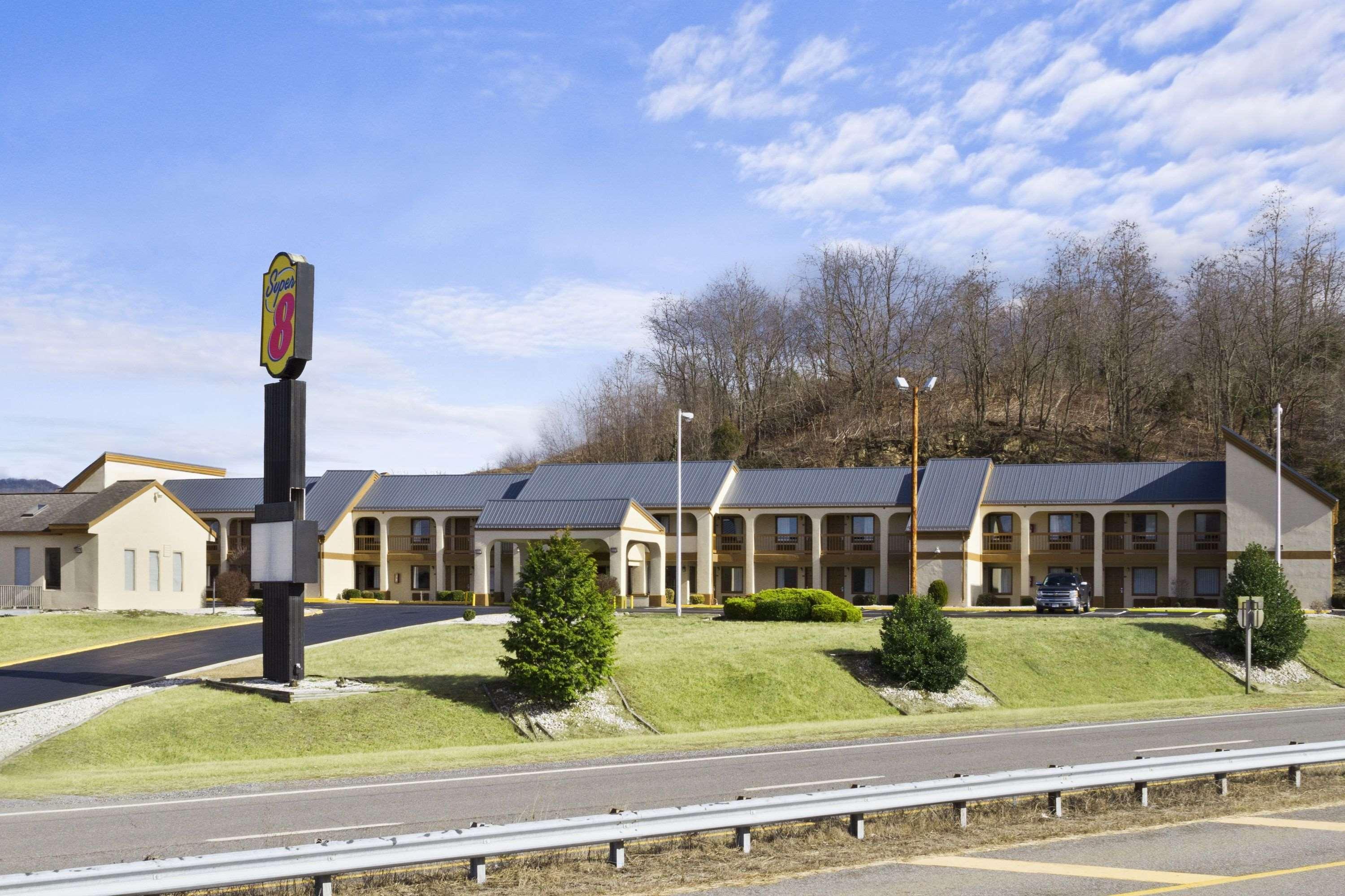 Super 8 By Wyndham Fort Chiswell Wytheville Area Max Meadows Eksteriør bilde