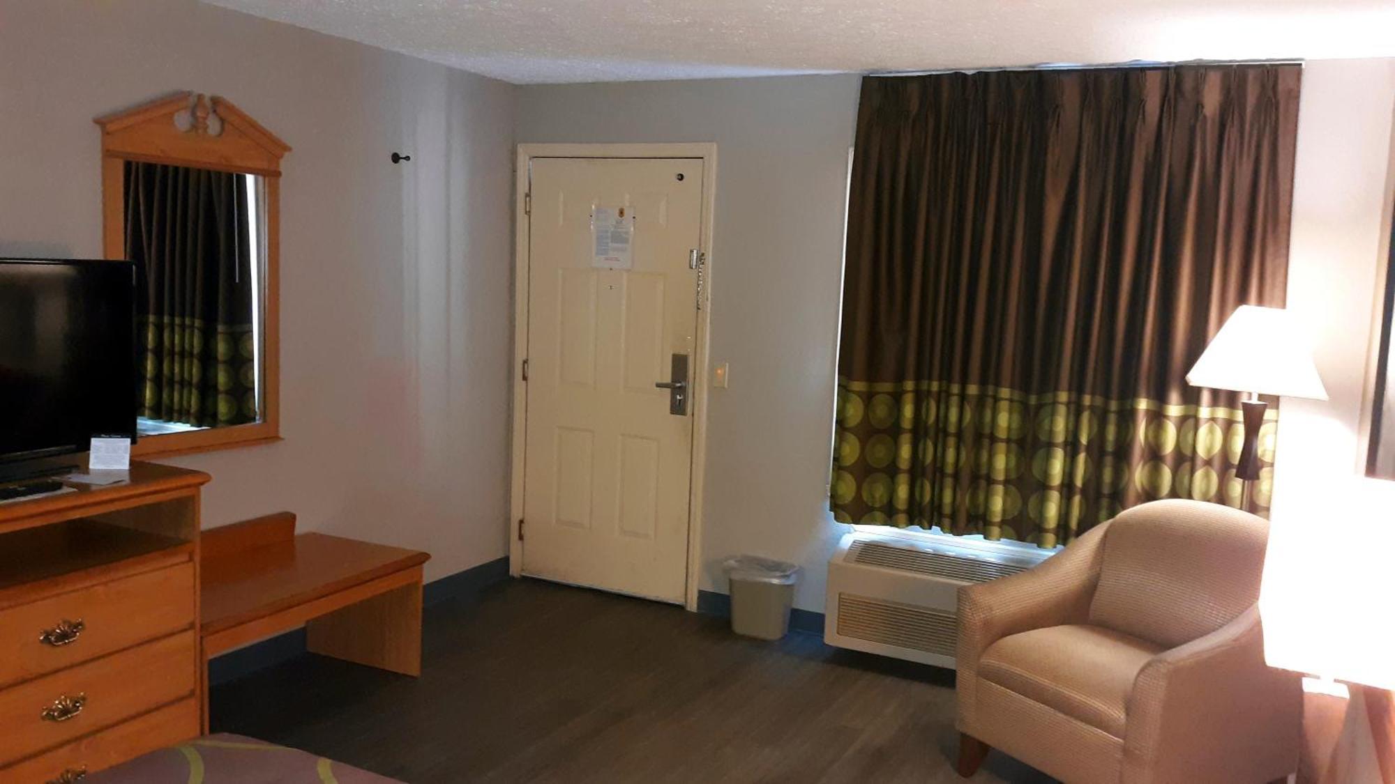 Super 8 By Wyndham Fort Chiswell Wytheville Area Max Meadows Rom bilde
